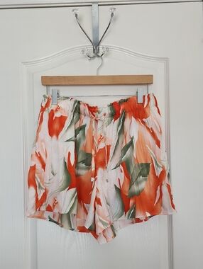 Calligraphie Women’s Orange Floral Lightweight Shorts
